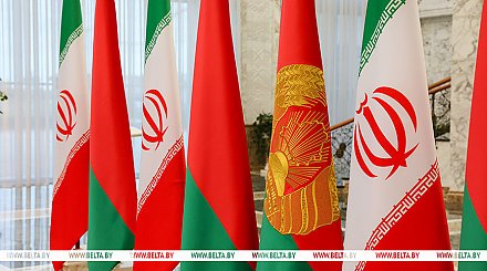 Масуд Пезешкиан прибыл во Дворец Независимости на переговоры с Лукашенко