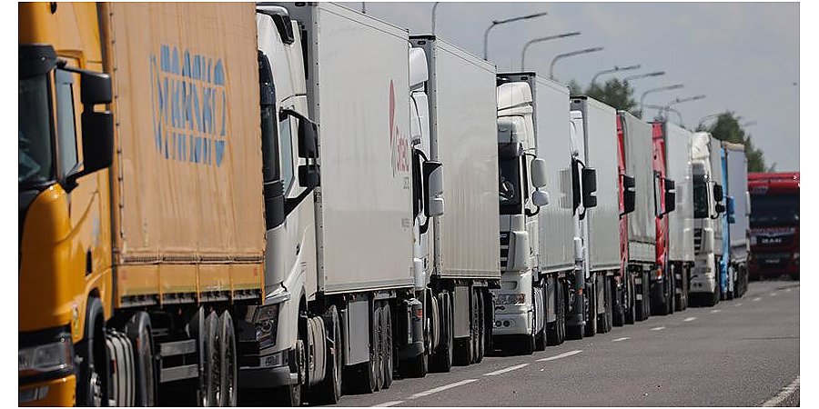 Почти 3700 фур находится в очереди на въезд в Евросоюз