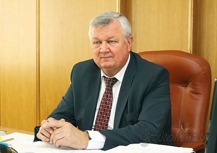 Субботнюю прямую линию с жителями Гродненщины провел первый заместитель председателя облисполкома Иван Жук