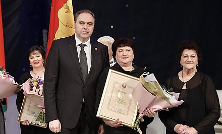 ФОТОФАКТ: в областном драмтеатре состоялось торжественное вручение премии А.И. Дубко в области культуры.