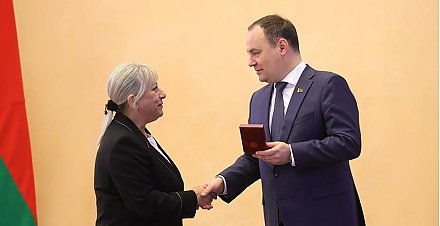 "Это люди исключительного трудолюбия и ответственности". Премьер Беларуси вручил госнаграды