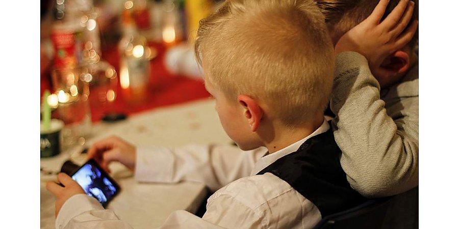Дети и гаджеты: советы родителям от клинического психолога