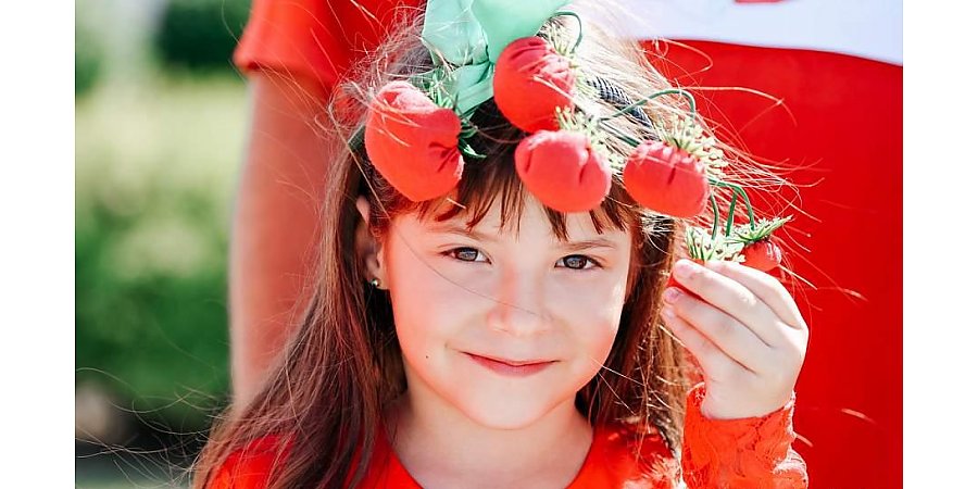 Битва помидорами, конкурс красоты и ретро-вечеринка. Стала известна детальная программа брендового праздника «Іўеўскі памідор»