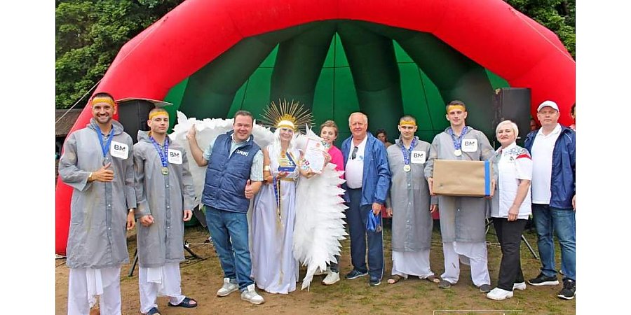 Порядка 30 плавсредств и экстремальные условия. Как на Августовском канале прошел заплыв «На чем попало»