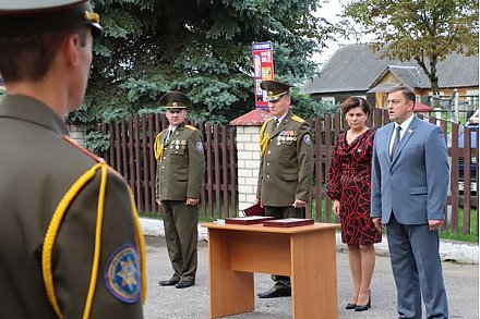 Депутаты поздравили вороновских спасателей с юбилейной датой