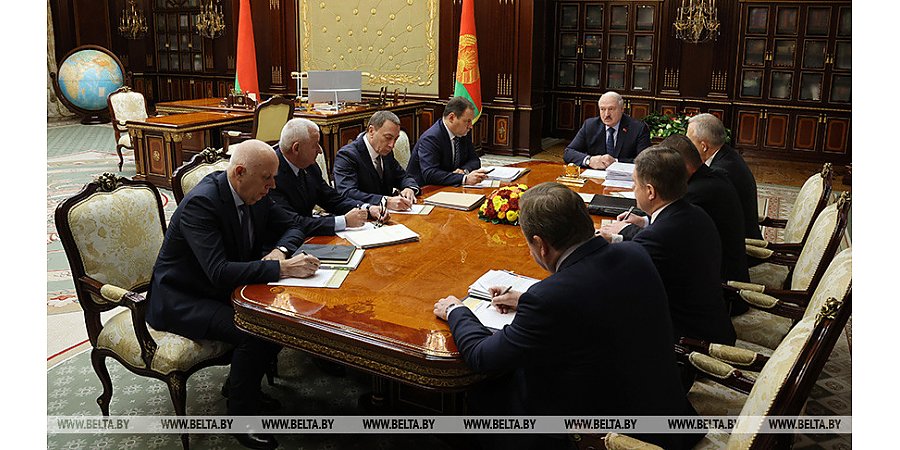 Международная повестка и функционирование экономики. Александр Лукашенко собрал совещание во Дворце Независимости