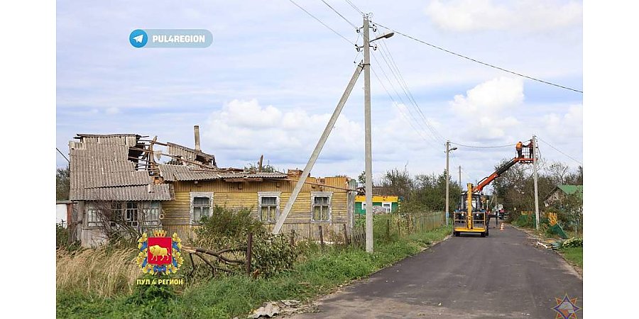 Стихия в Кореличском районе. Повреждены крыши домов, повалены деревья