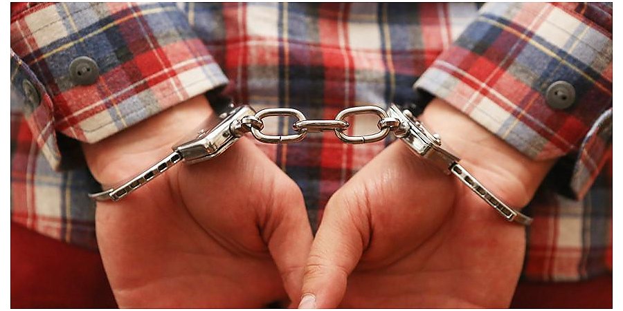 17-летний гродненец продавал школьникам вейпы, но в качестве оплаты принуждал к интиму