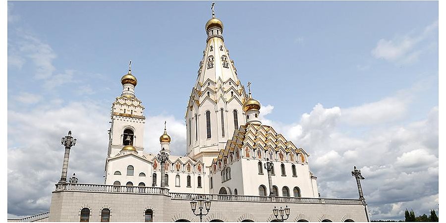 Православные верующие празднуют Преображение Господне