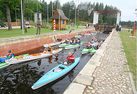 За первый месяц летнего сезона почти 80 путешественников пересекли границу в речном пункте пропуска «Привалка – Швендубре» без виз