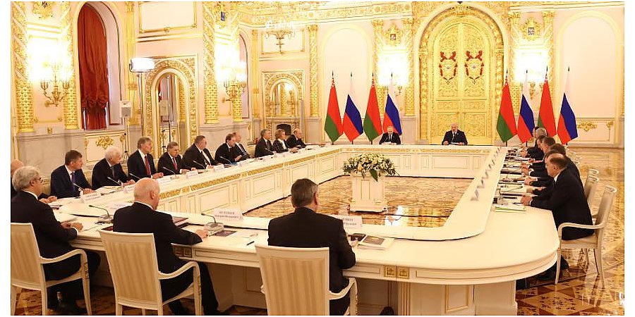 Общая безопасность, углубление кооперации и ядерный "радикализм". Подробности заявлений Александра Лукашенко в Кремле