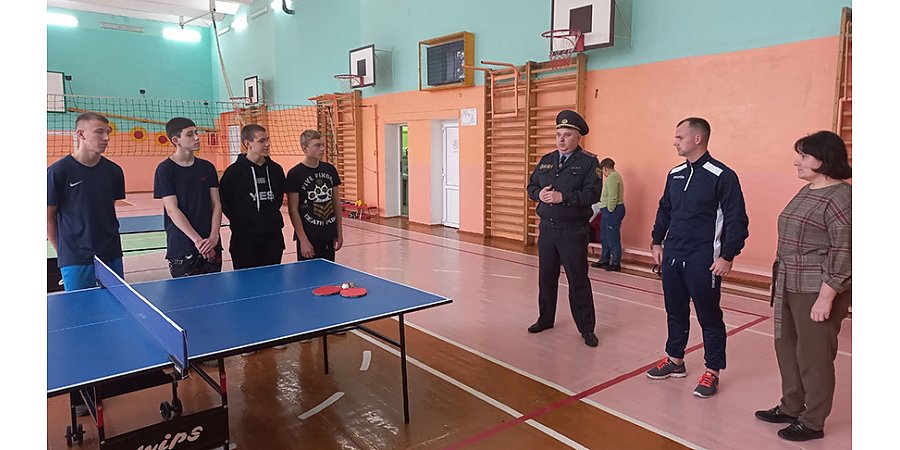 Турниры по футболу и беседы о ПДД проводит милиция Гродненской области для детей на каникулах