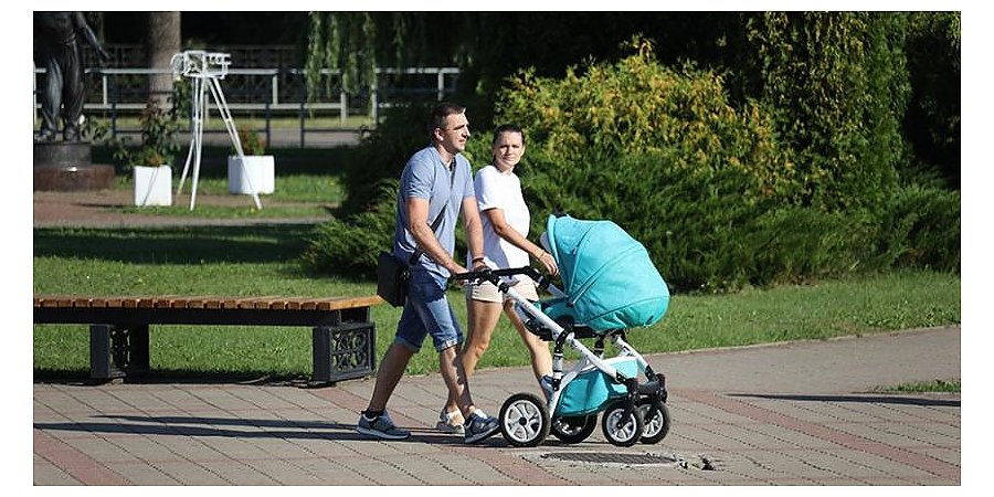 Соцопрос: более 70% белорусской молодежи отмечают высокую ценность семьи