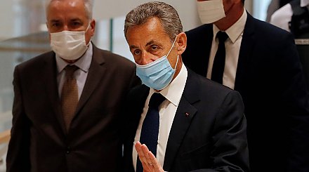 Бывший президент Франции Николя Саркози приговорен к году тюрьмы за коррупцию