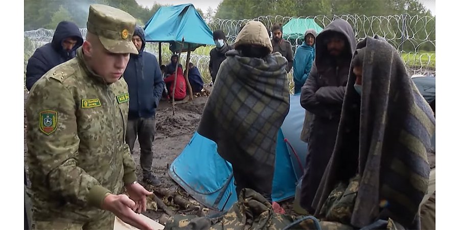 ГПК прокомментировал "сенсационные" фото мигрантов в форме пограничников