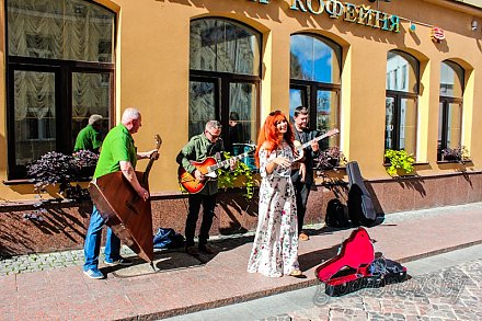 "Туманы" в тысячу голосов, ретроностальгия и Rock Zone в самом центре. Как #Гроднозвучит в свой день рождения