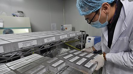 Вакцину против нового коронавируса начали тестировать в Китае