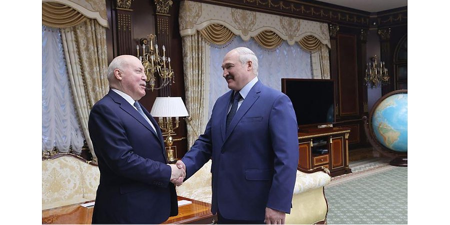 Александр Лукашенко встретился с Дмитрием Мезенцевым