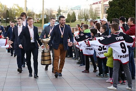 Депутаты приняли в первом чтении изменения в закон о СМИ