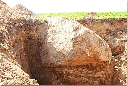 Вот так камень в Вороновском районе!