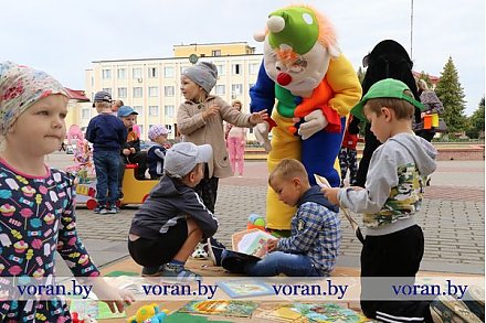 “Выйшла казка пагуляць”… на плошчу Воранава (Фота)