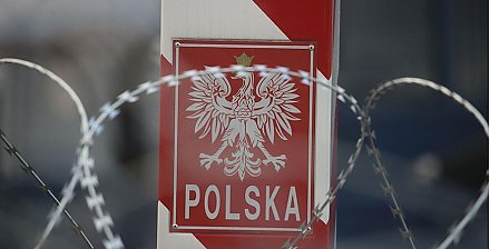 Польские силовики пытались вытеснить в Беларусь пятерых граждан Египта через калитку для животных