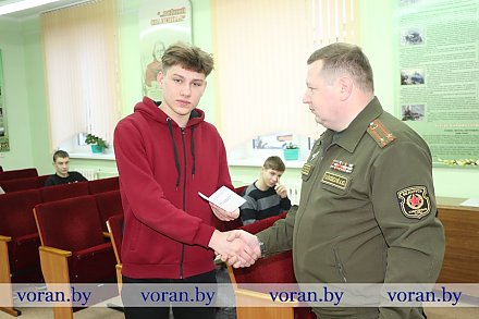 Вороновские юноши проходят приписку к призывному участку