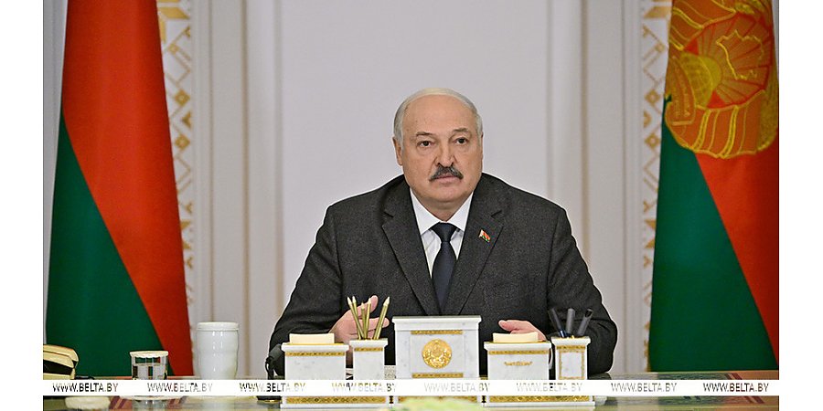 Апгрейд для Полесья, кадровый день, наука "без понтов" и лозунг для всей страны. Итоги недели Президента