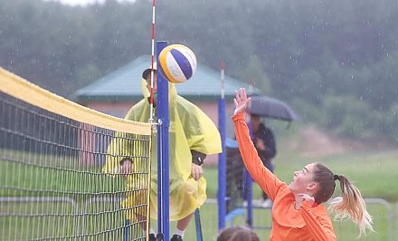 Определены победители чемпионата Гродненской области по пляжному волейболу среди женских команд