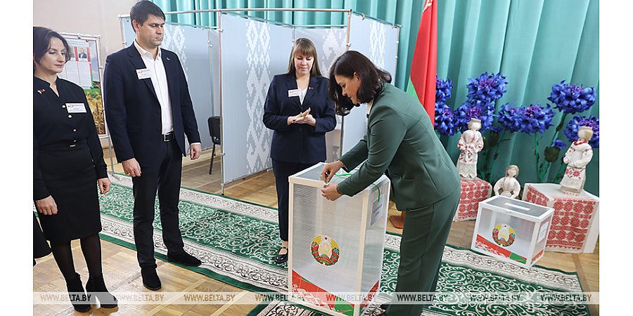 В Беларуси открылись участки для голосования на выборах Президента