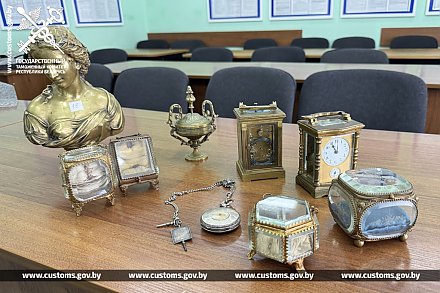 Попытку незаконного перемещения через границу культурных ценностей выявили гродненские таможенники