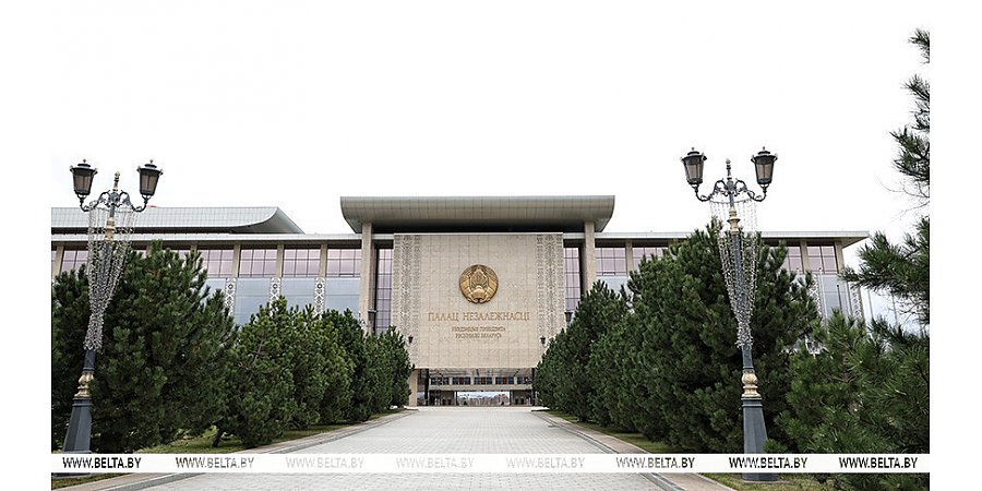 Александр Лукашенко на встрече с Сергеем Лебедевым: на выборах стремились сделать все демократично, чтобы и враг не прицепился