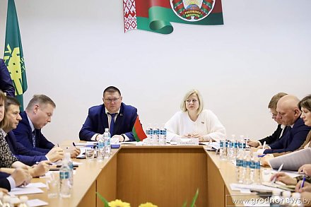 Закрепляемость молодежи на селе обсудили на выездном заседании областного Совета депутатов