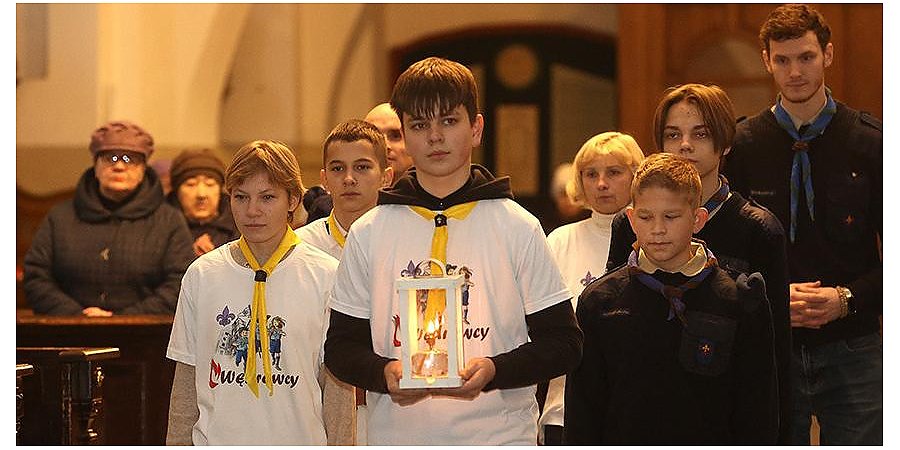 ФОТОФАКТ: Вифлеемский огонь прибыл в Гродно