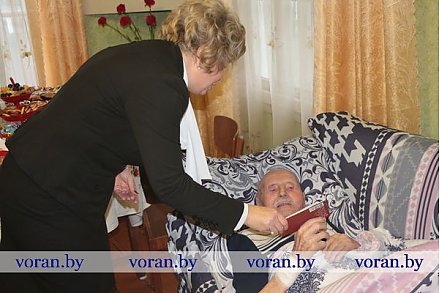 Обмануть время можно! Столетний юбилей сегодня отметил житель г.п. Радунь Альфонс Станиславович Юранец