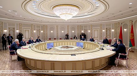 Александр Лукашенко продолжил практику встреч с главами регионов России, на этот раз - с губернатором Ростовской области