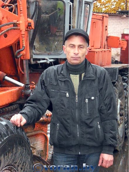 Третий десяток за рулем автогрейдера