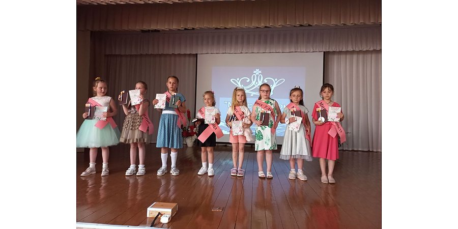 Праздник лета, цветов и солнца прошел в лагере «Солнечный город» Вороновской школы