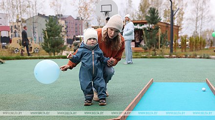 Минтруда: Беларусь среди лидеров по созданию комфортных условий для материнства и детства