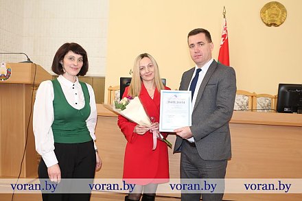 Порядок и в делах, и в документах. На расширенном заседании президиума совета Вороновского районного объединения профсоюзов подведены итоги смотра-конкурса на лучшую первичную организацию.