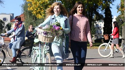 Фоторепортаж: Спортивная прогулка "Леди на велосипеде" впервые прошла в Гродно