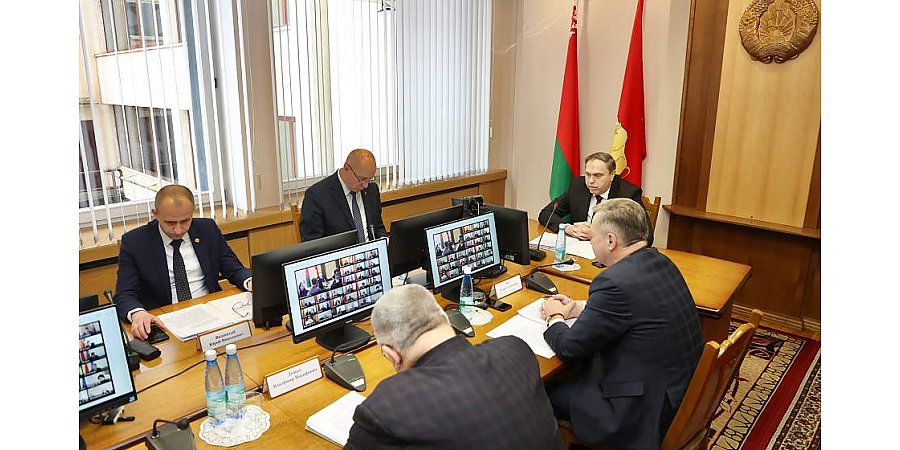 «При работе с обращениями граждан важно избегать отписок и формализма, ответы давать по существу». Итоги работы с обращениями граждан и юридических лиц в 2021 году подвели на заседании облисполкома