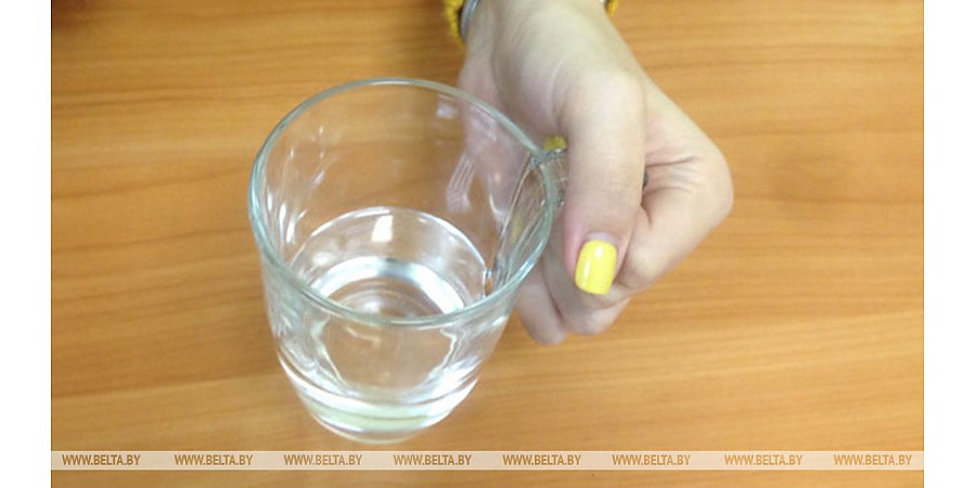 Скандал в Литве: политик предлагает "чудо-воду" от COVID-19