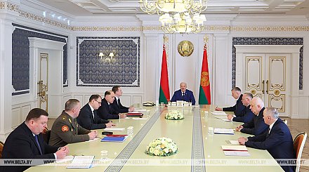 Александр Лукашенко заявил о необходимости дальнейшего укрепления обороноспособности Беларуси