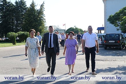 В агрогородке Дотишки прошло выездное заседание Вороновского райисполкома