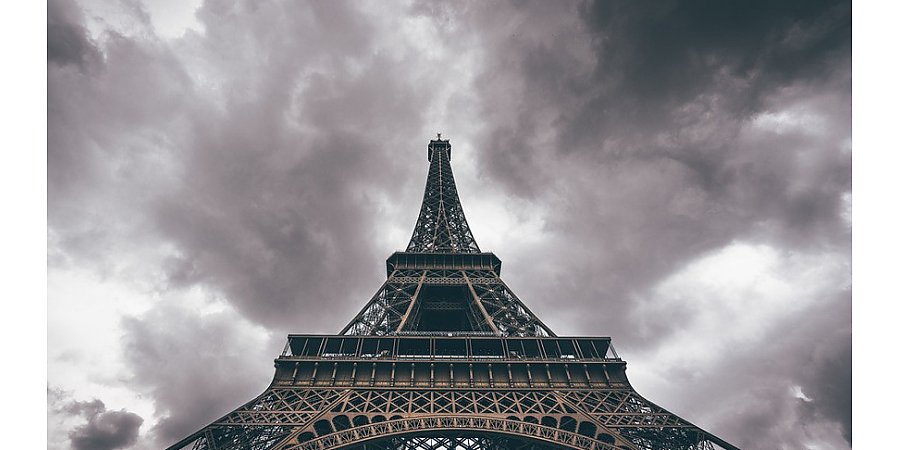 Во Франции дальнобойщики вышли на акцию протеста против пенсионной реформы