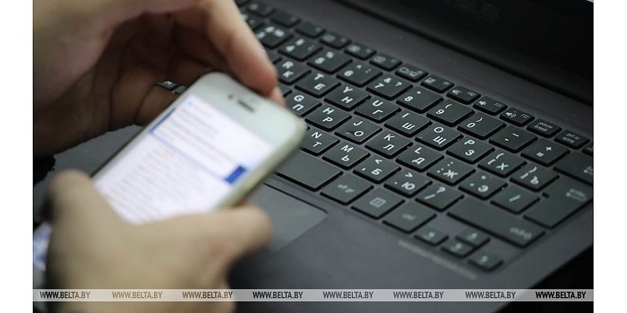 Трех работавших на аферистов курьеров задержали за сутки в Беларуси