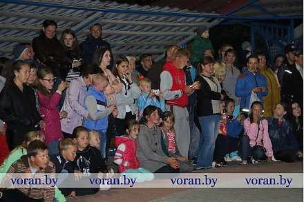 Яркий финал празднования Дня молодежи в Вороново. Файер-шоу от "Огненных воронов" из Лиды (Фото,Видео)