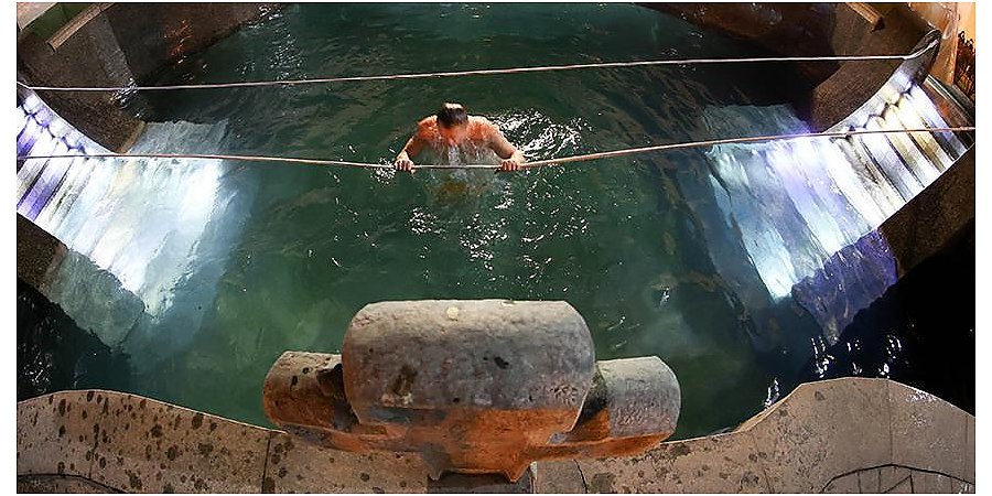 Православные верующие празднуют Крещение Господне