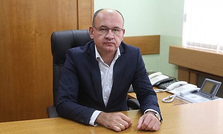 Прямую телефонную линию с жителями региона провел заместитель председателя облисполкома Андрей Жук